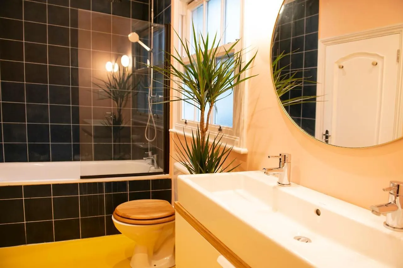 Stunning 3-Bedroom Townhouse In Superb Location Londen Verenigd Koninkrijk