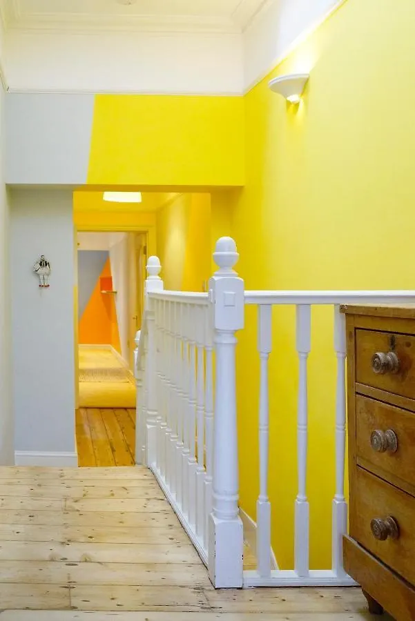 Stunning 3-Bedroom Townhouse In Superb Location Londen Vakantiehuis