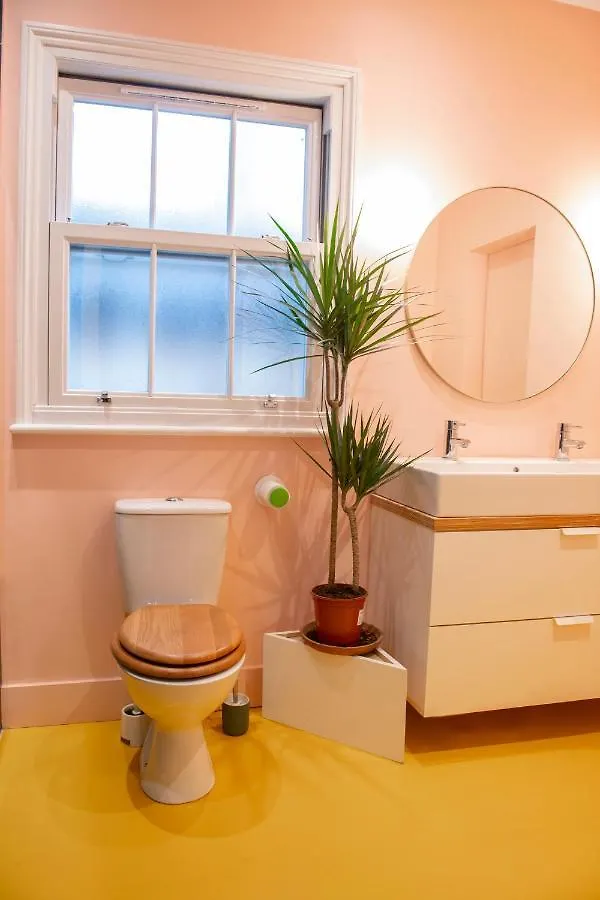 Stunning 3-Bedroom Townhouse In Superb Location Londen Vakantiehuis