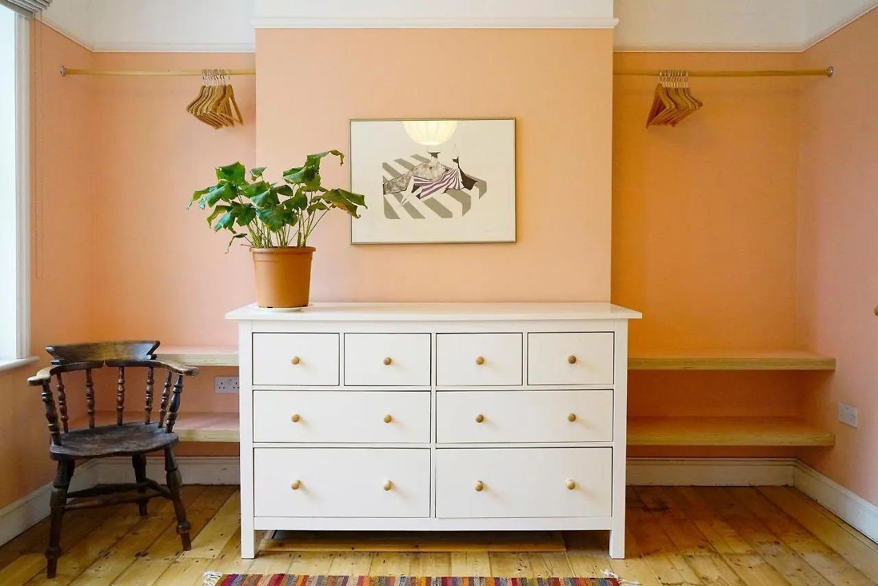 Stunning 3-Bedroom Townhouse In Superb Location Londen 0*,  Verenigd Koninkrijk