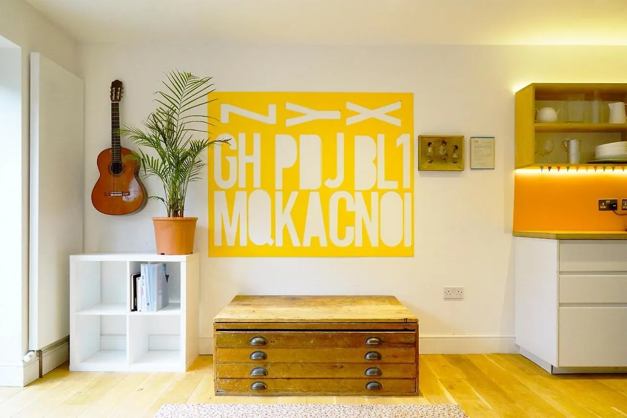Stunning 3-Bedroom Townhouse In Superb Location Londen Vakantiehuis