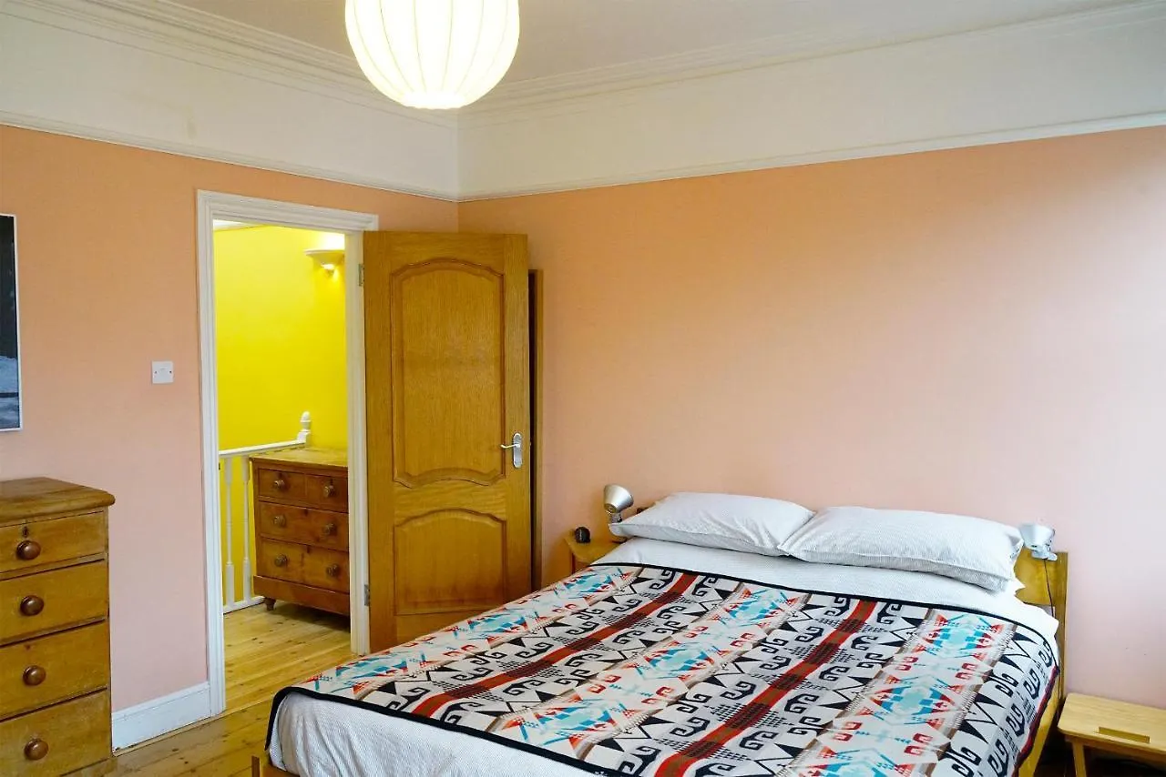 Stunning 3-Bedroom Townhouse In Superb Location Londen 0*,  Verenigd Koninkrijk