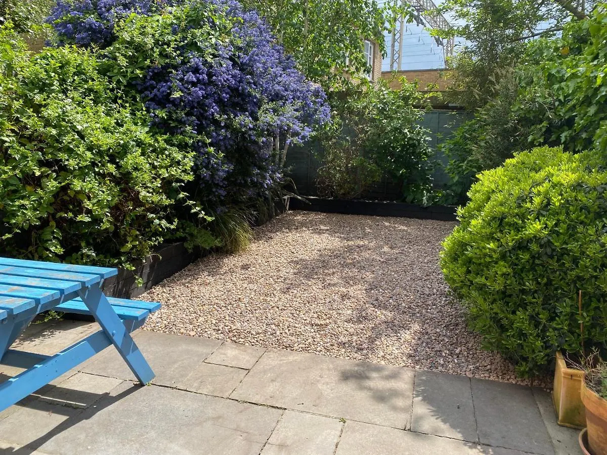 Stunning 3-Bedroom Townhouse In Superb Location Londen Vakantiehuis