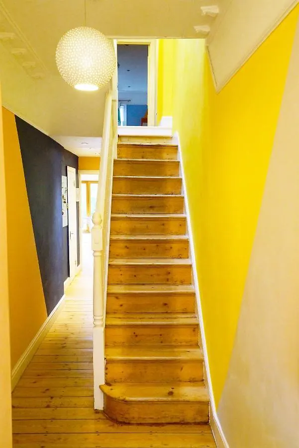 Stunning 3-Bedroom Townhouse In Superb Location Londen